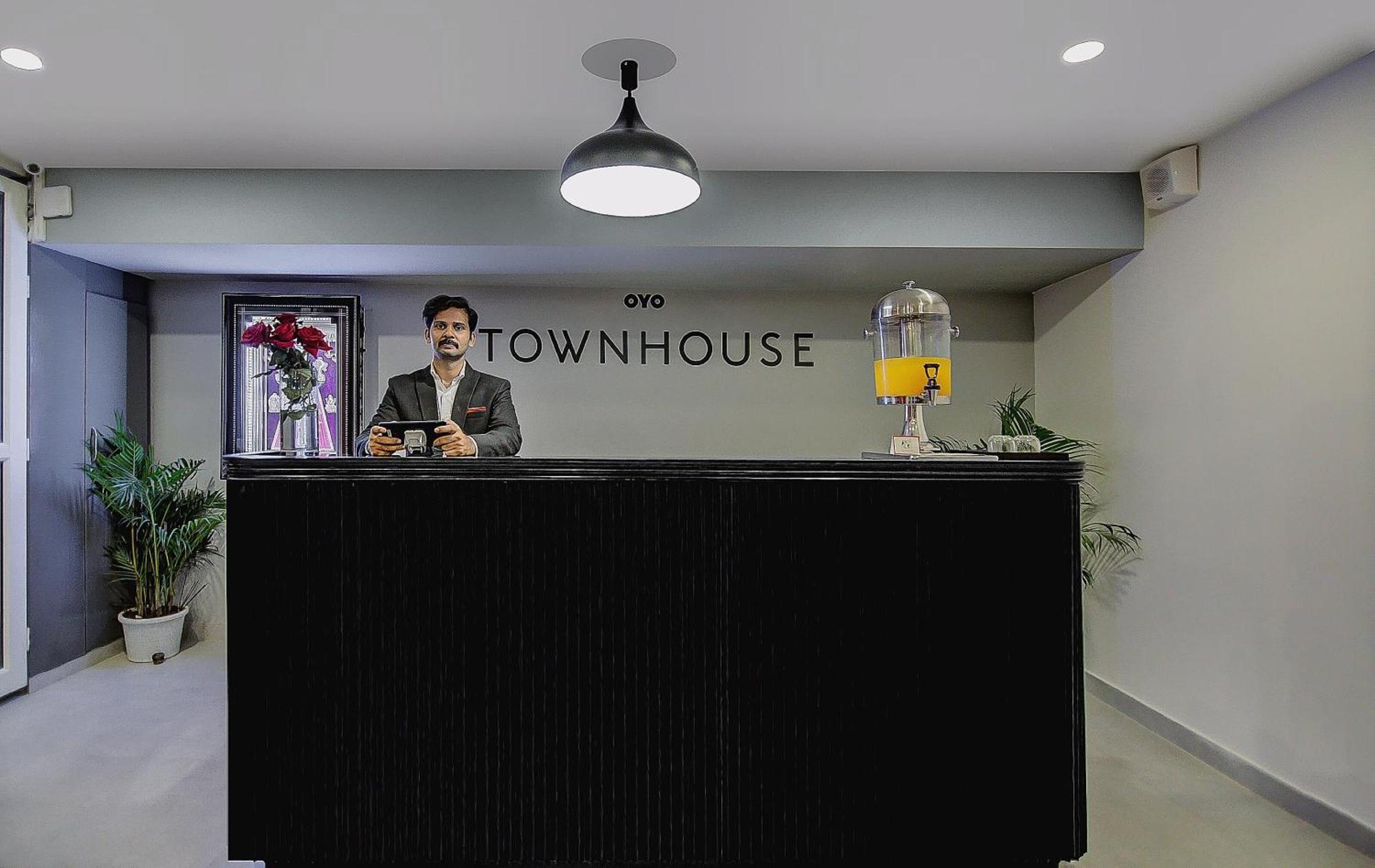 Super Townhouse Global Village Tech Park Near Kengeri Bus Terminal Metro Station Bengaluru Kültér fotó