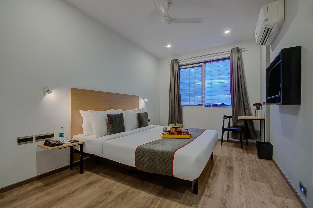 Super Townhouse Global Village Tech Park Near Kengeri Bus Terminal Metro Station Bengaluru Kültér fotó