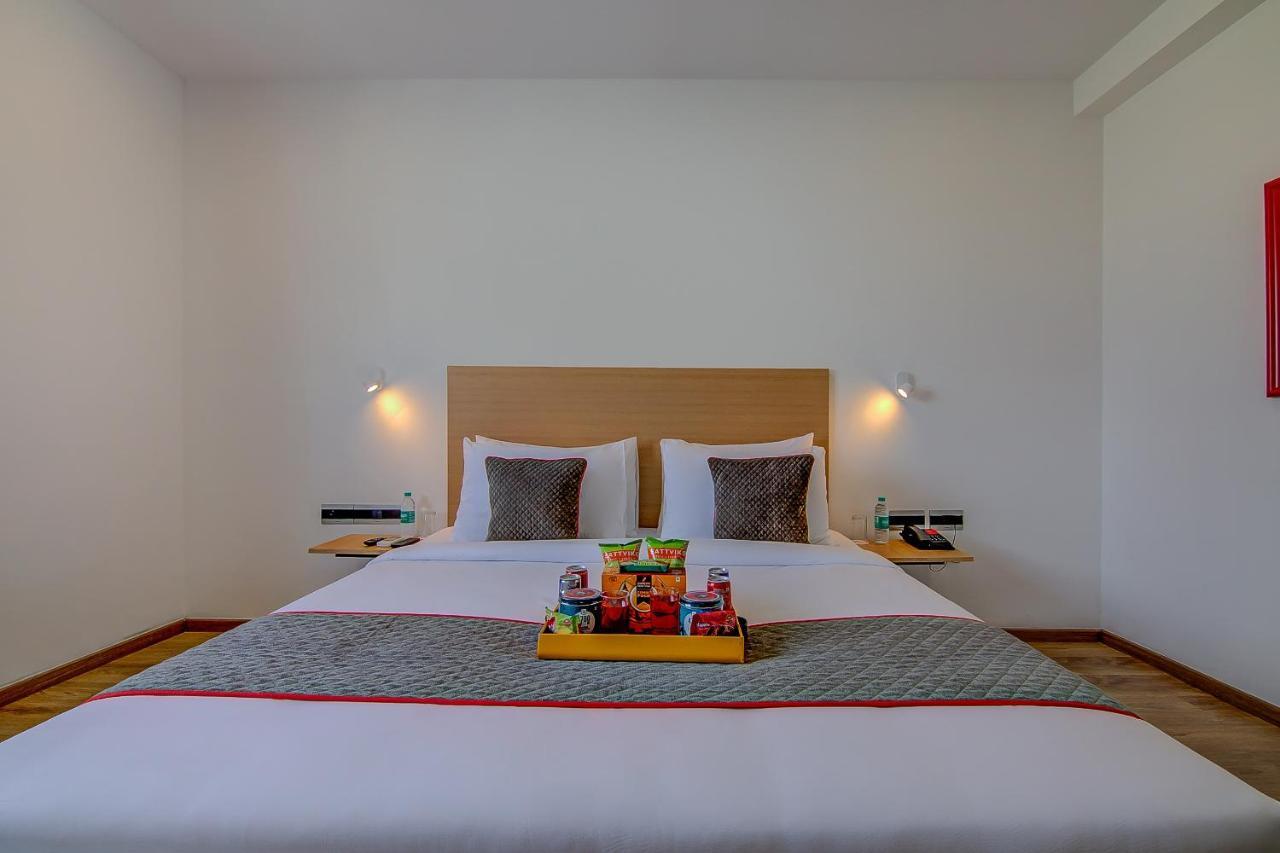 Super Townhouse Global Village Tech Park Near Kengeri Bus Terminal Metro Station Bengaluru Kültér fotó